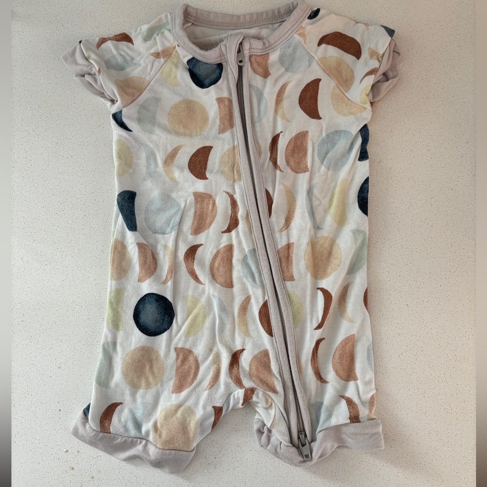 Little Sleepies neutral Luna Shorty Zippy Romper 0 - 3 months EUC